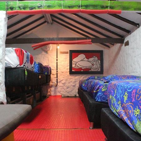 Mila Hostel Medellín Buitenkant foto