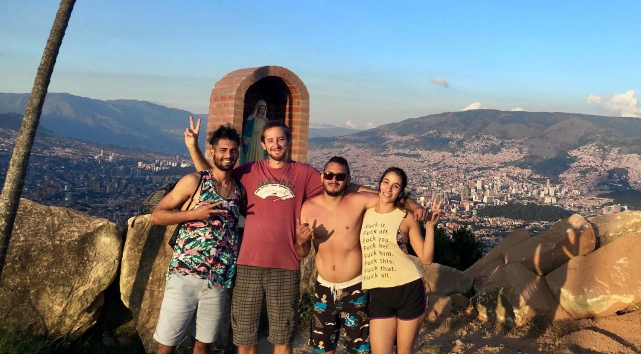 Mila Hostel Medellín Buitenkant foto